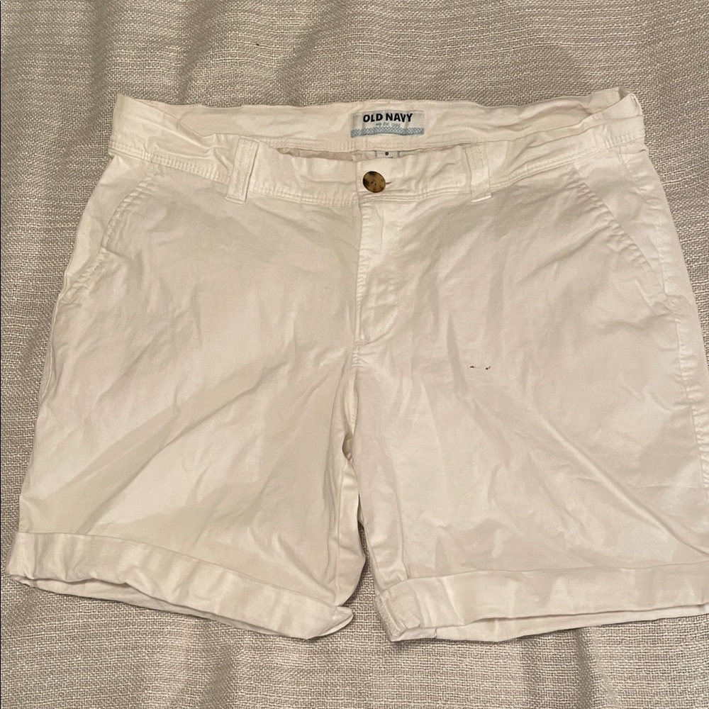 Old Navy Women's Classic White Bermudas